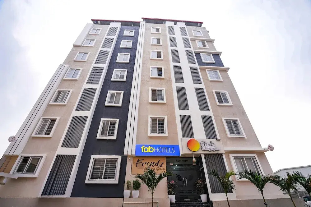 Foto - FabHotel Frendz - Nr Hitech City Metro Station