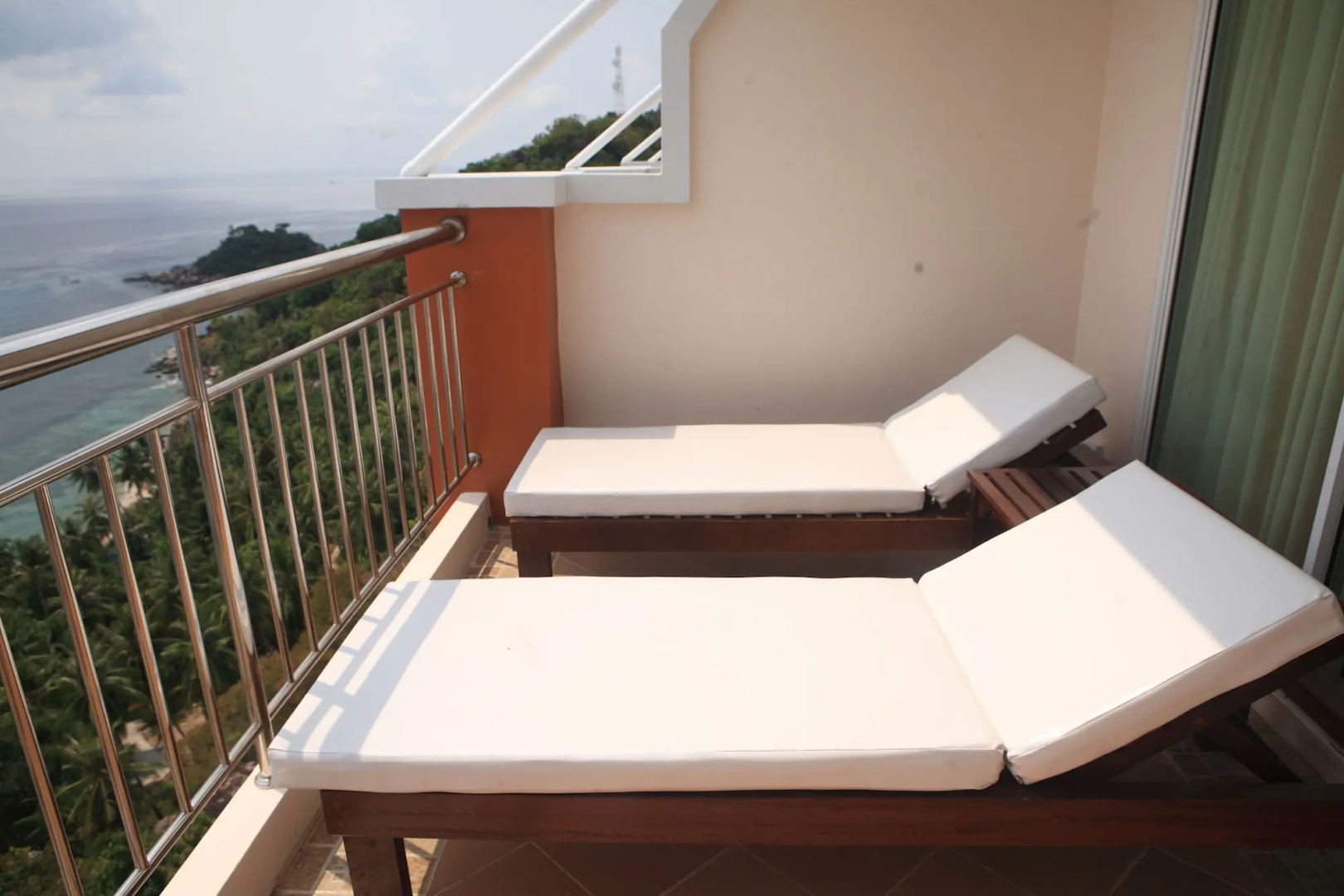 PINNACLE KOH TAO DIVE RESORT