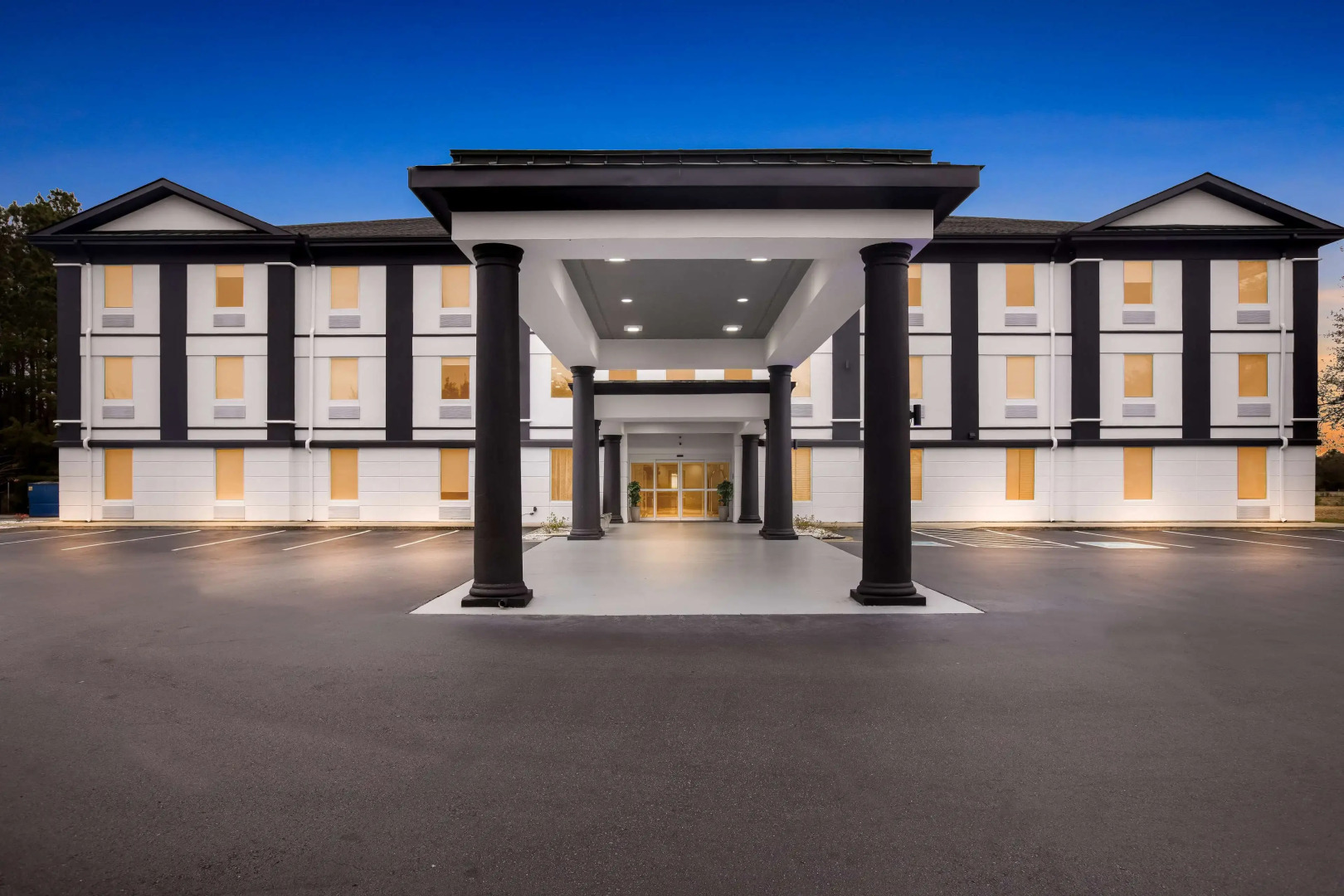 Photo - Sonesta Essential Savannah