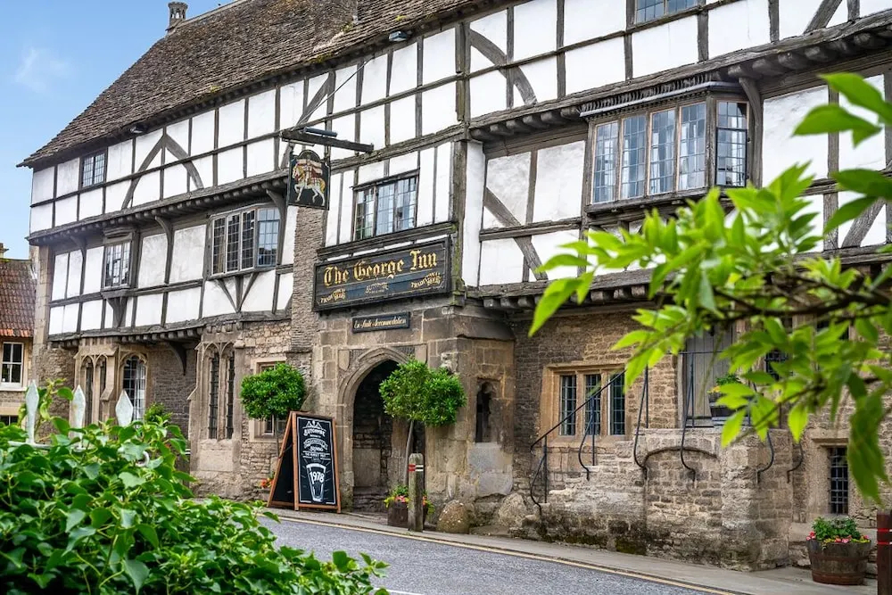 Foto - The George Inn & Plaine