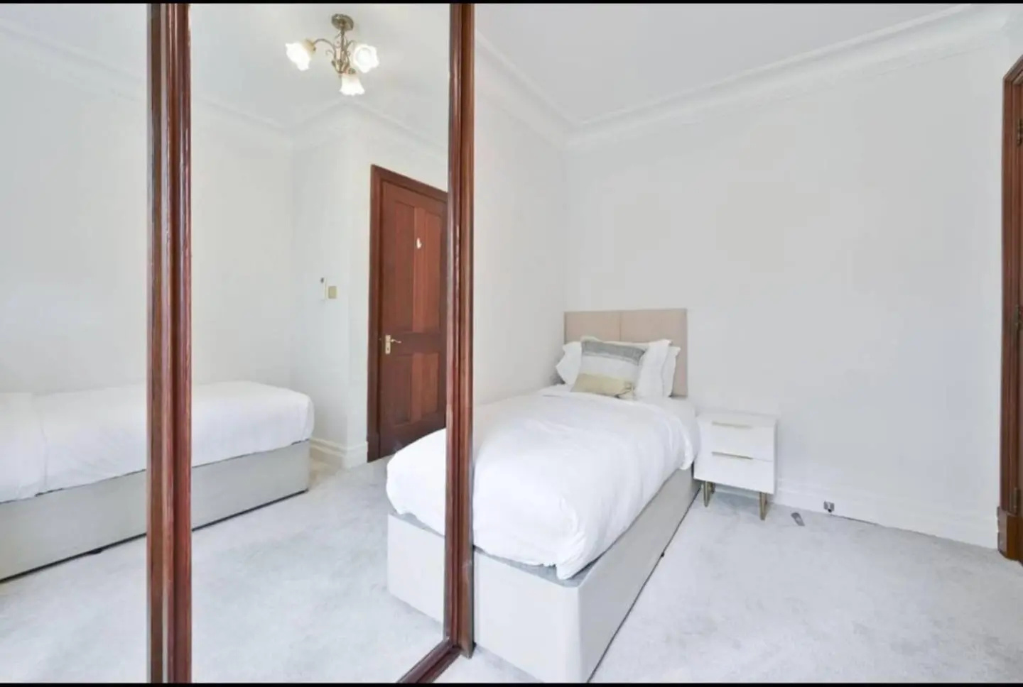 Photo - Carlton Court - Mayfair