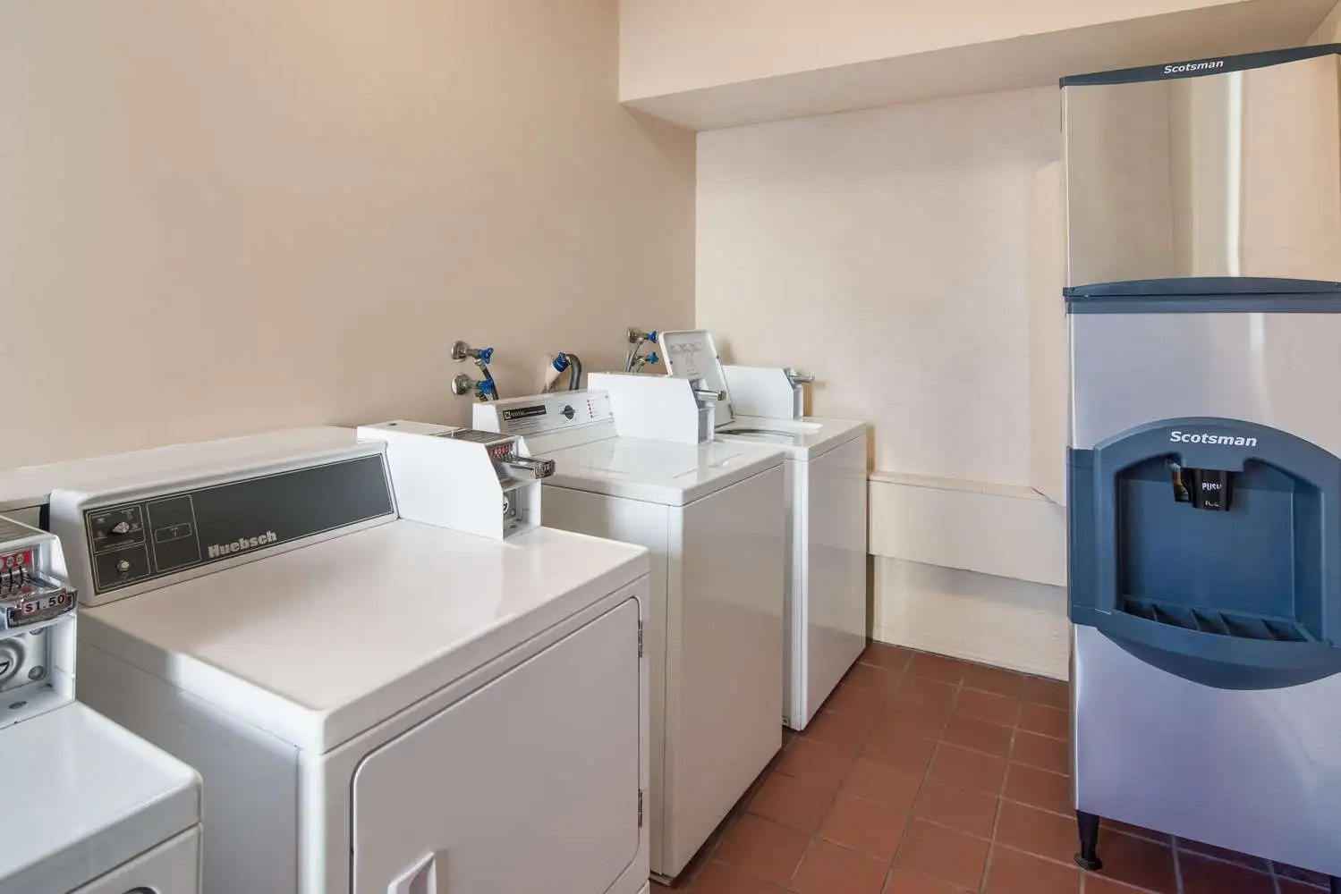 Photo - SureStay Hotel by Best Western North Vancouver Capilano