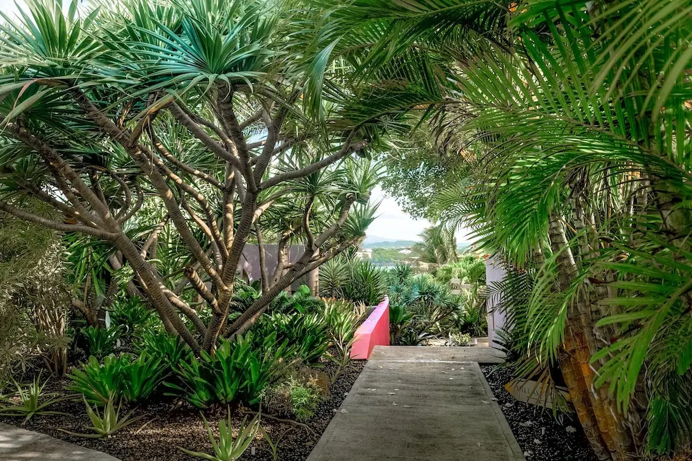 Photo - Cocoâ Cove Resort