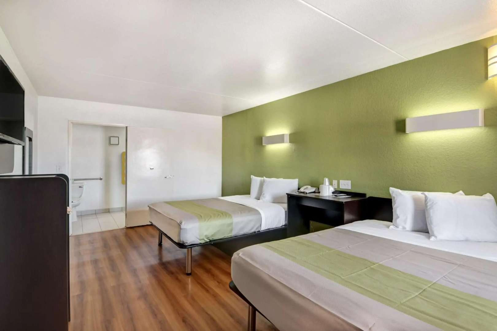 Photo - Motel 6 Dallas, TX - Forest Lane