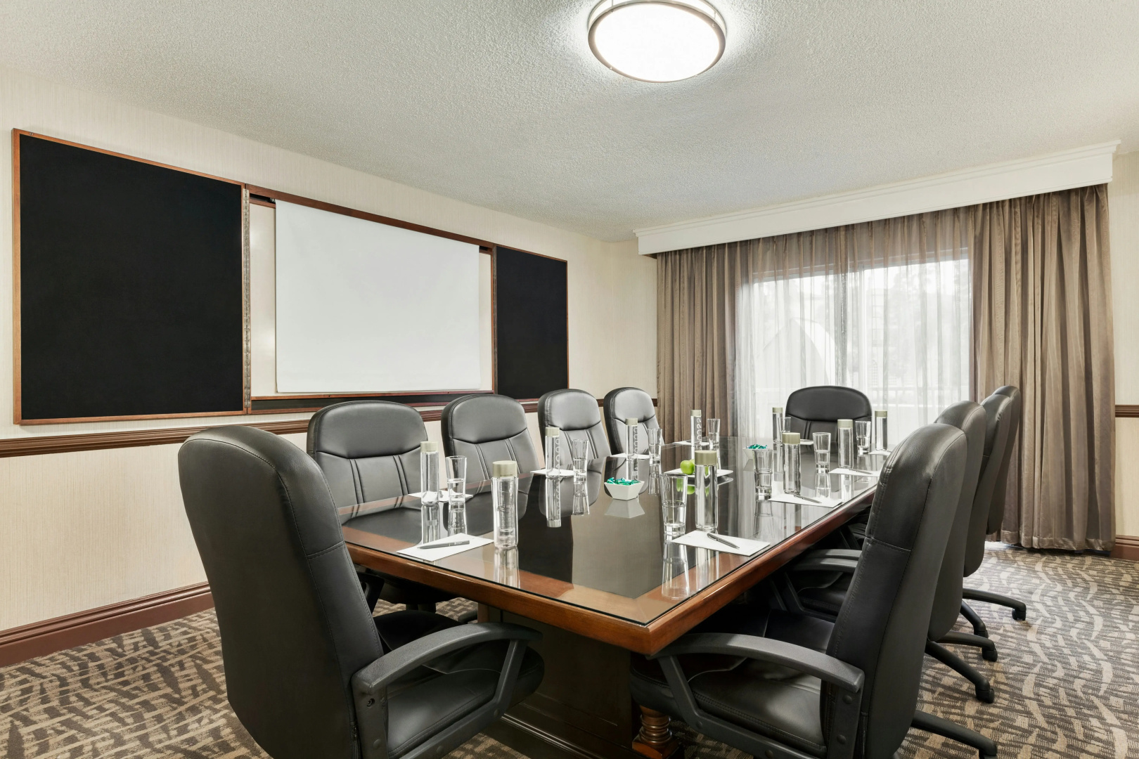 Photo - Embassy Suites by Hilton Santa Ana Orange County Airport