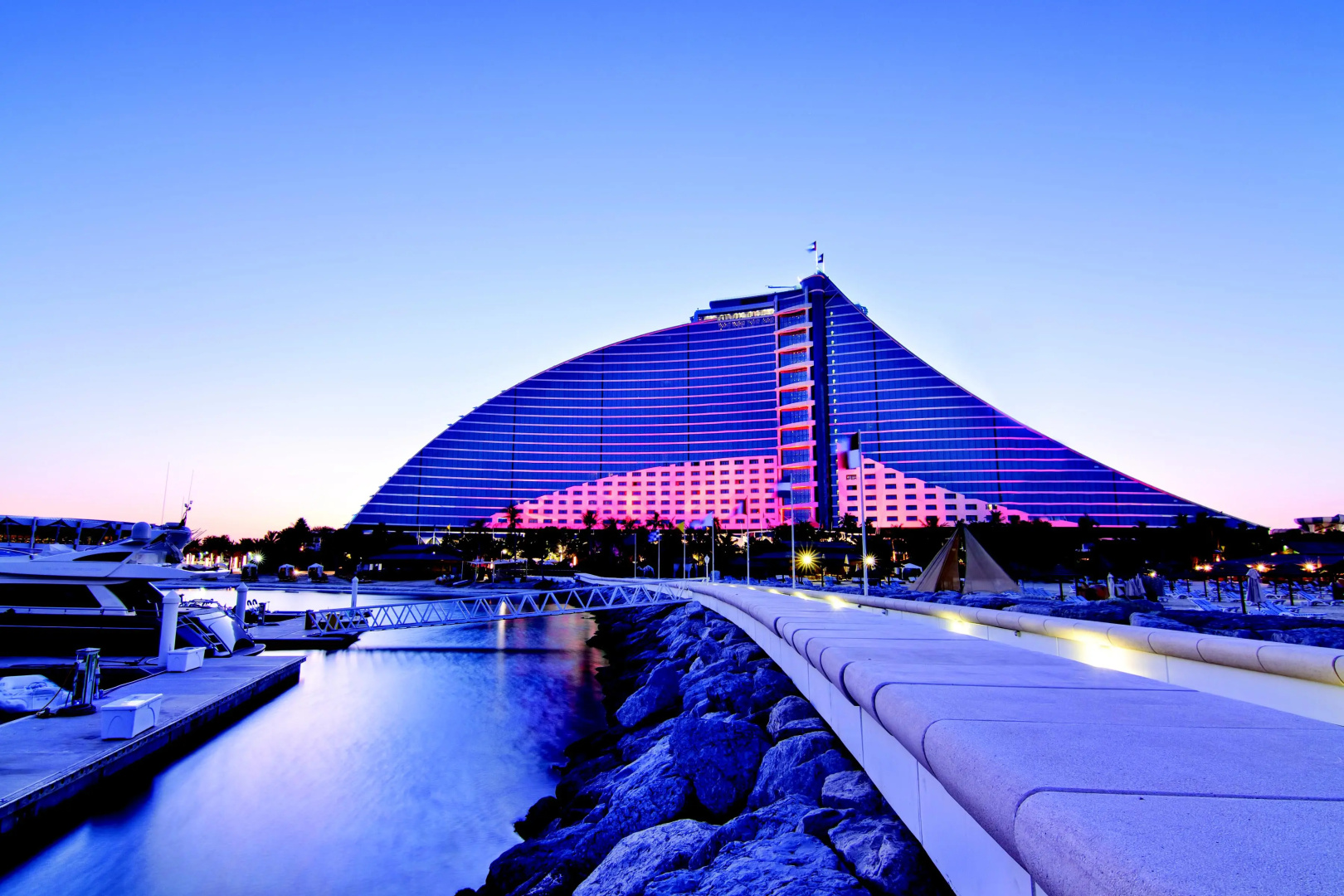 Photo - Jumeirah Beach Hotel Dubai