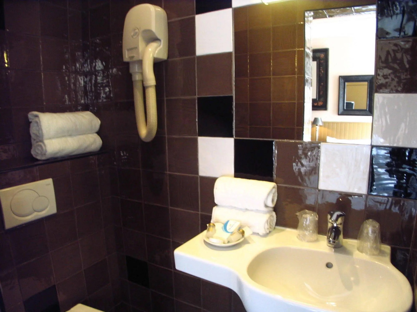 Foto - Walled off Hotel Paris