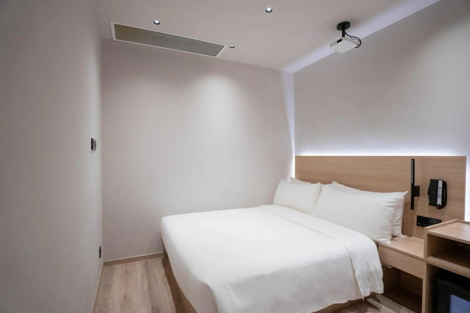 Photo - Rest Bugis Hotel
