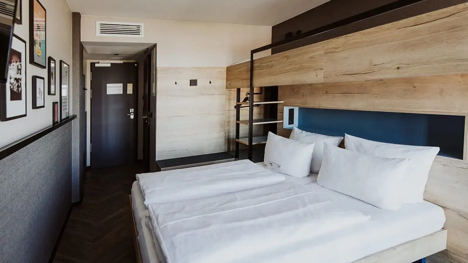 Photo - Schulz Hotel Berlin Wall at the East Side Gallery