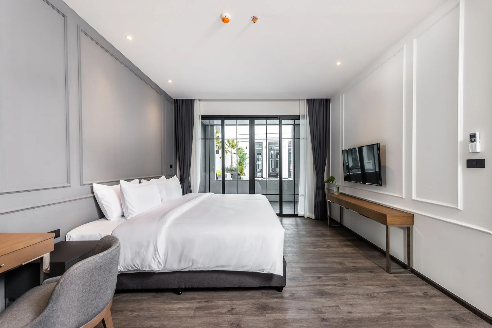 Photo - One Patio Hotel Pattaya - SHA Extra Plus