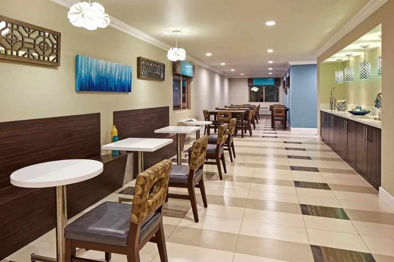 Foto - Eden Roc Inn & Suites