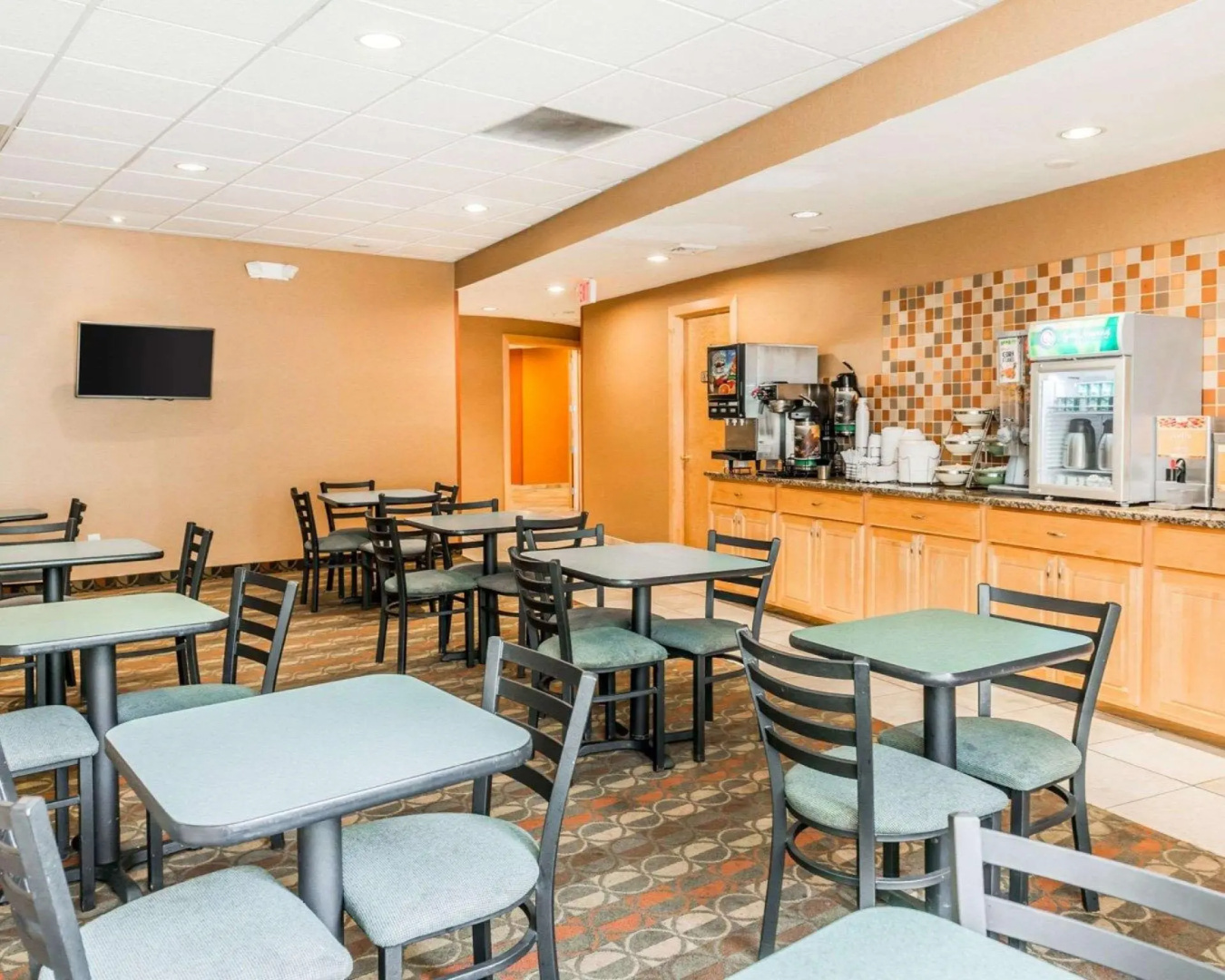 Photo - Baymont by Wyndham Indianapolis East