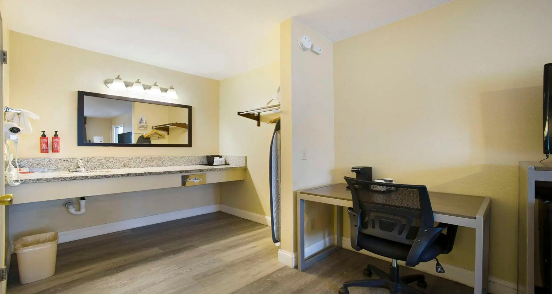 Foto - SureStay Plus Hotel by Best Western Sacramento North