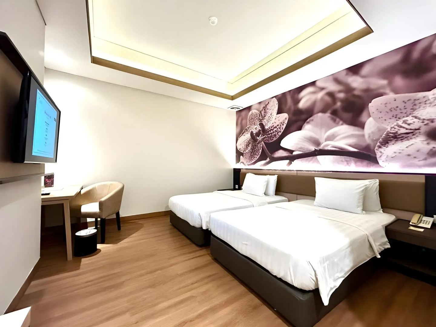 Photo - Orchardz Jayakarta