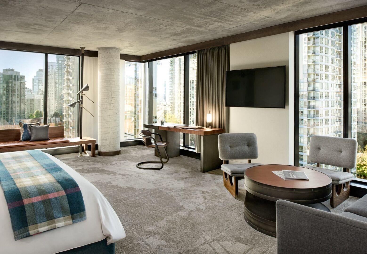 Photo - the DOUGLAS, Autograph Collection