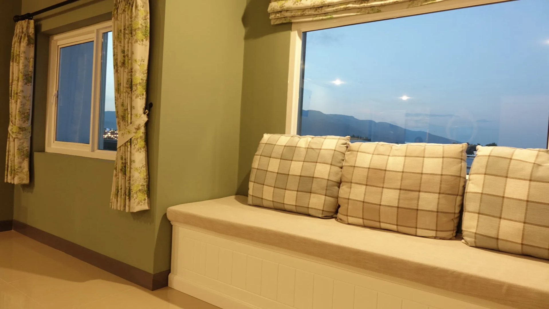 Photo - The Lilly Hotel
