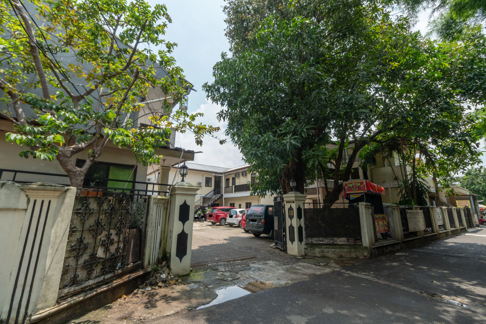 Foto - RedDoorz near Pondok Indah Water Park
