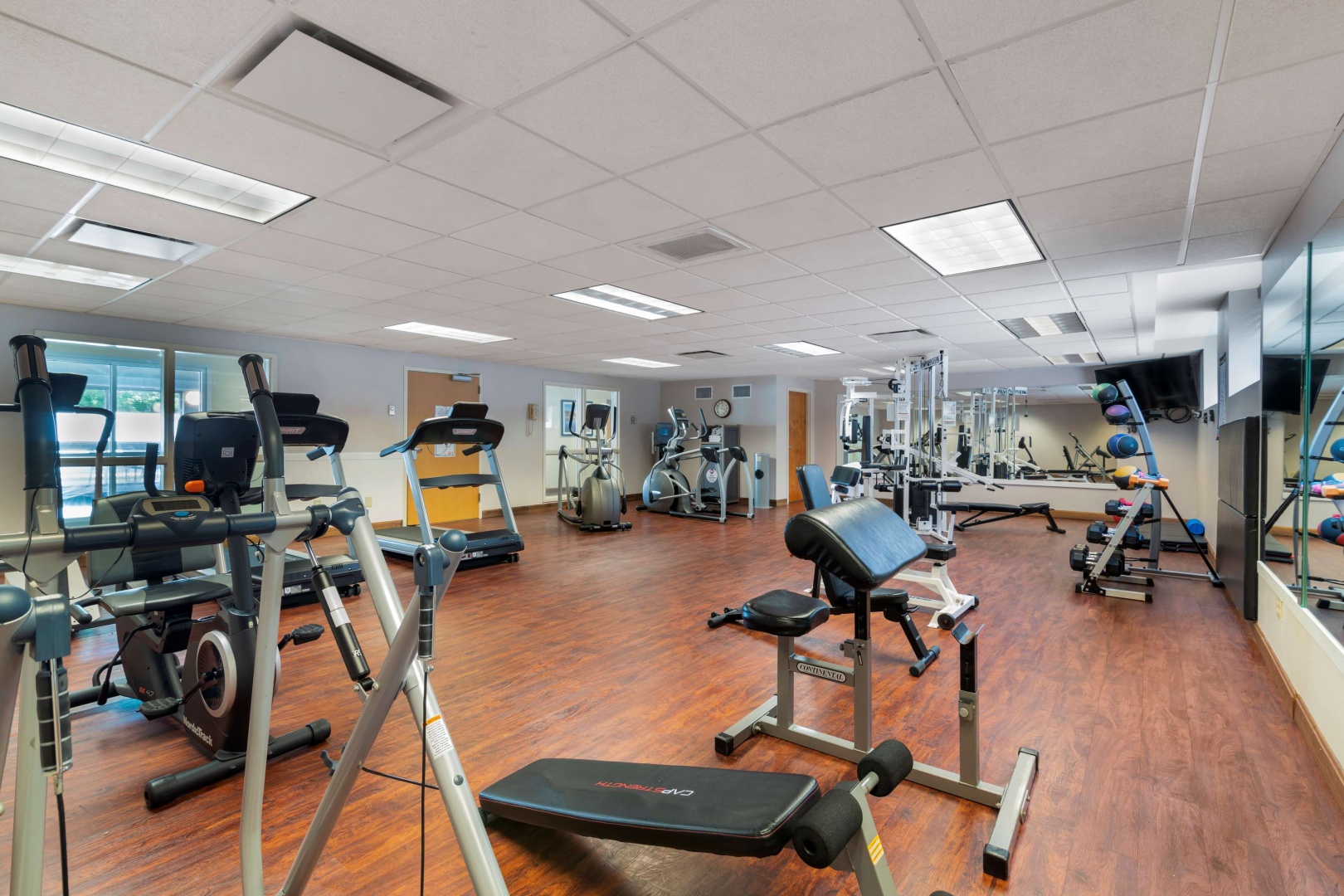 Photo - Best Western Plus Executive Court Inn & Conference Center