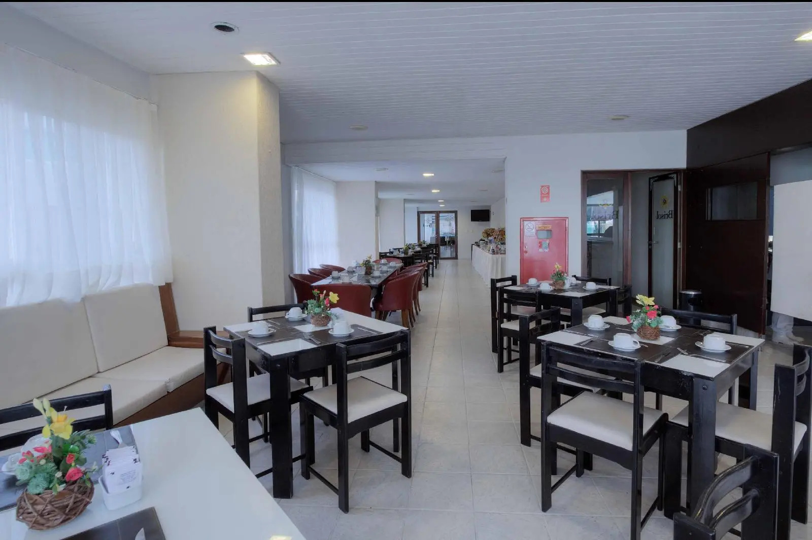 Photo - Tambau Beach Hotel