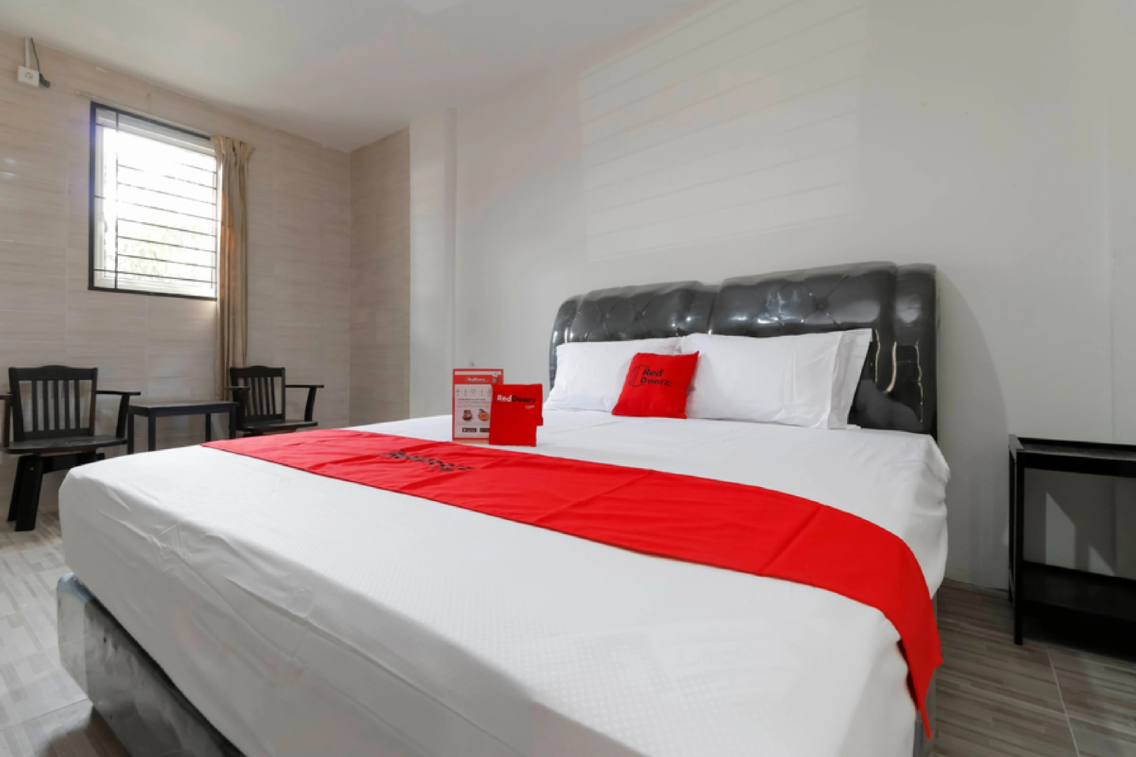 Photo - RedDoorz Plus near RS Royal Prima