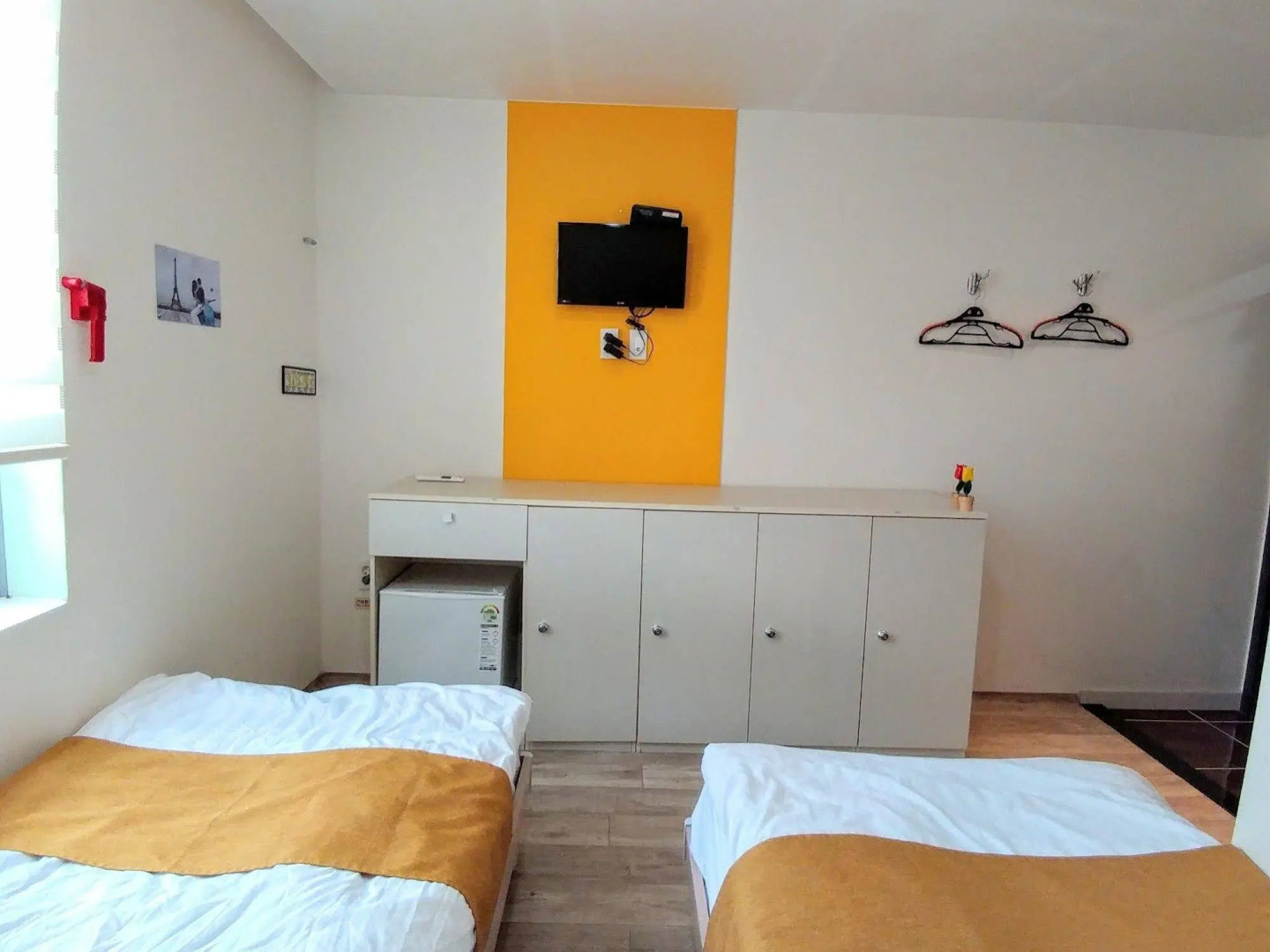 Foto - Hostel Tommy 50 off sale for 10th Anniversary on 2026