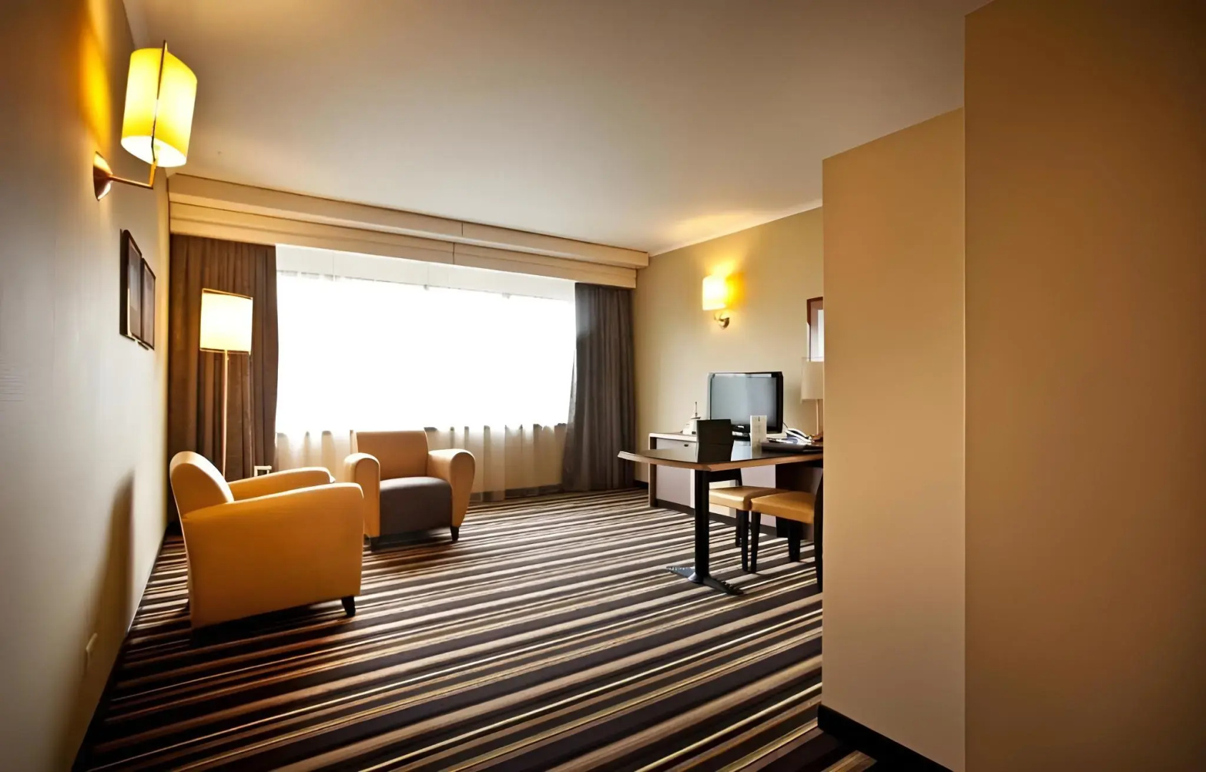 Photo - Hyllit Hotel