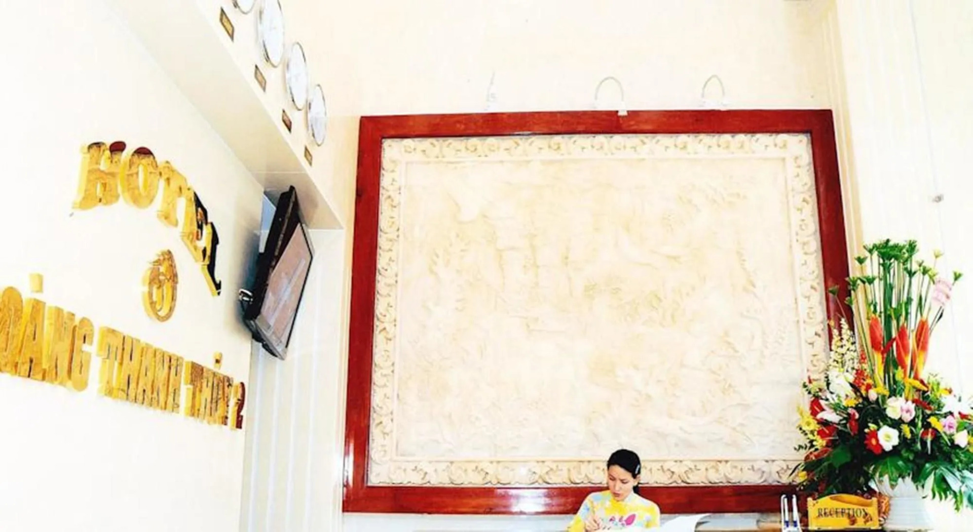 Photo - HOANG THANH THUY AIRPORT HOTEL 2 - Gần Ẩm Thực Đêm Chợ Hoàng Hoa Thám