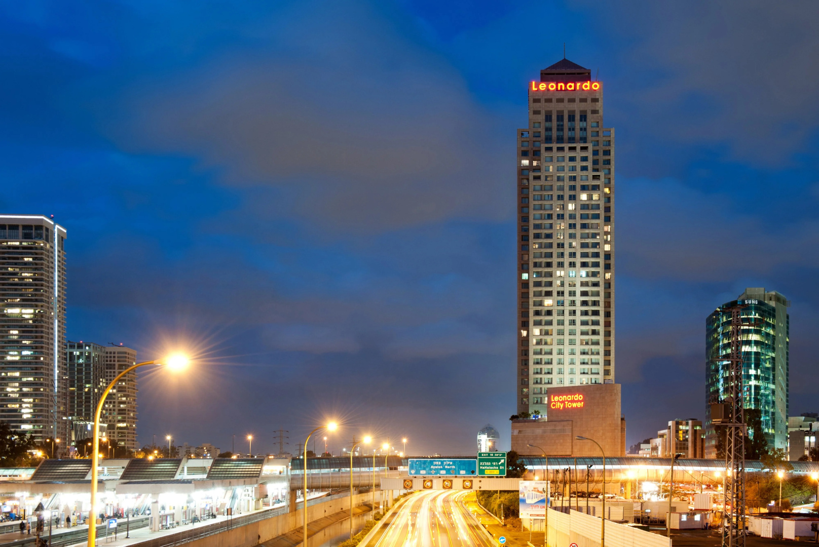 Photo - Leonardo Plaza City Tower