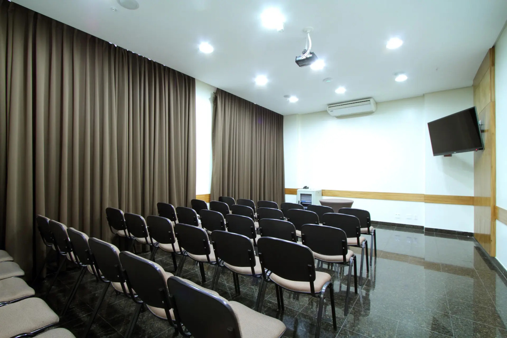 Foto - Comfort Hotel Goiânia