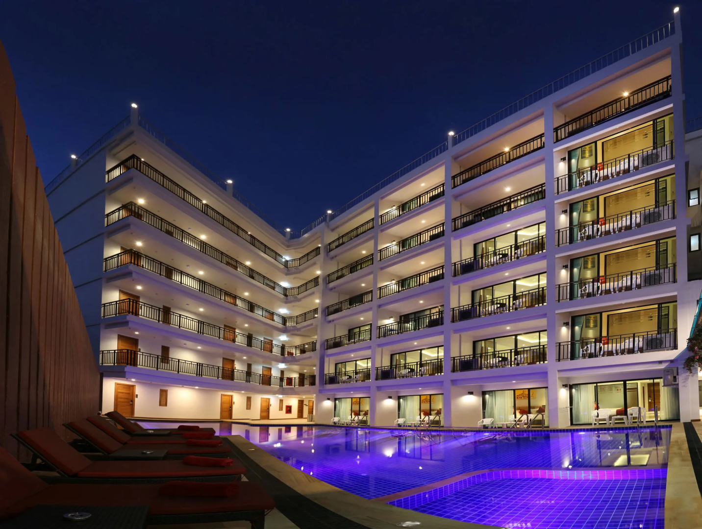 Photo - Paripas Patong Resort