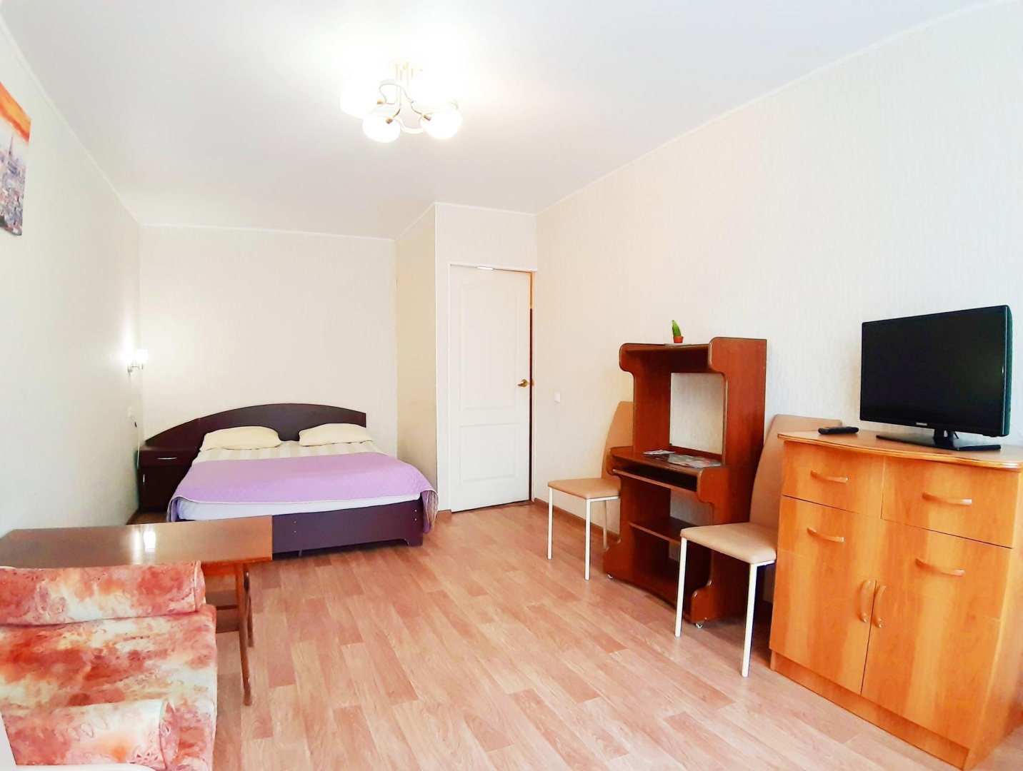 InnHome Apartments (ИннХоум) на улице Цвиллинга 53 — фото 1