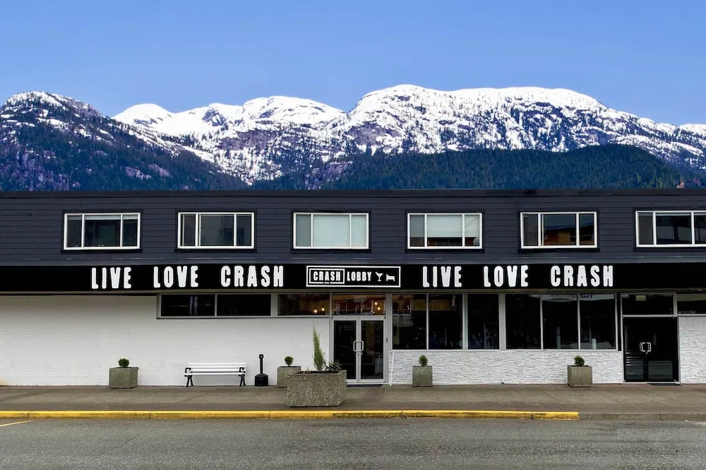 Photo - Hotel Squamish