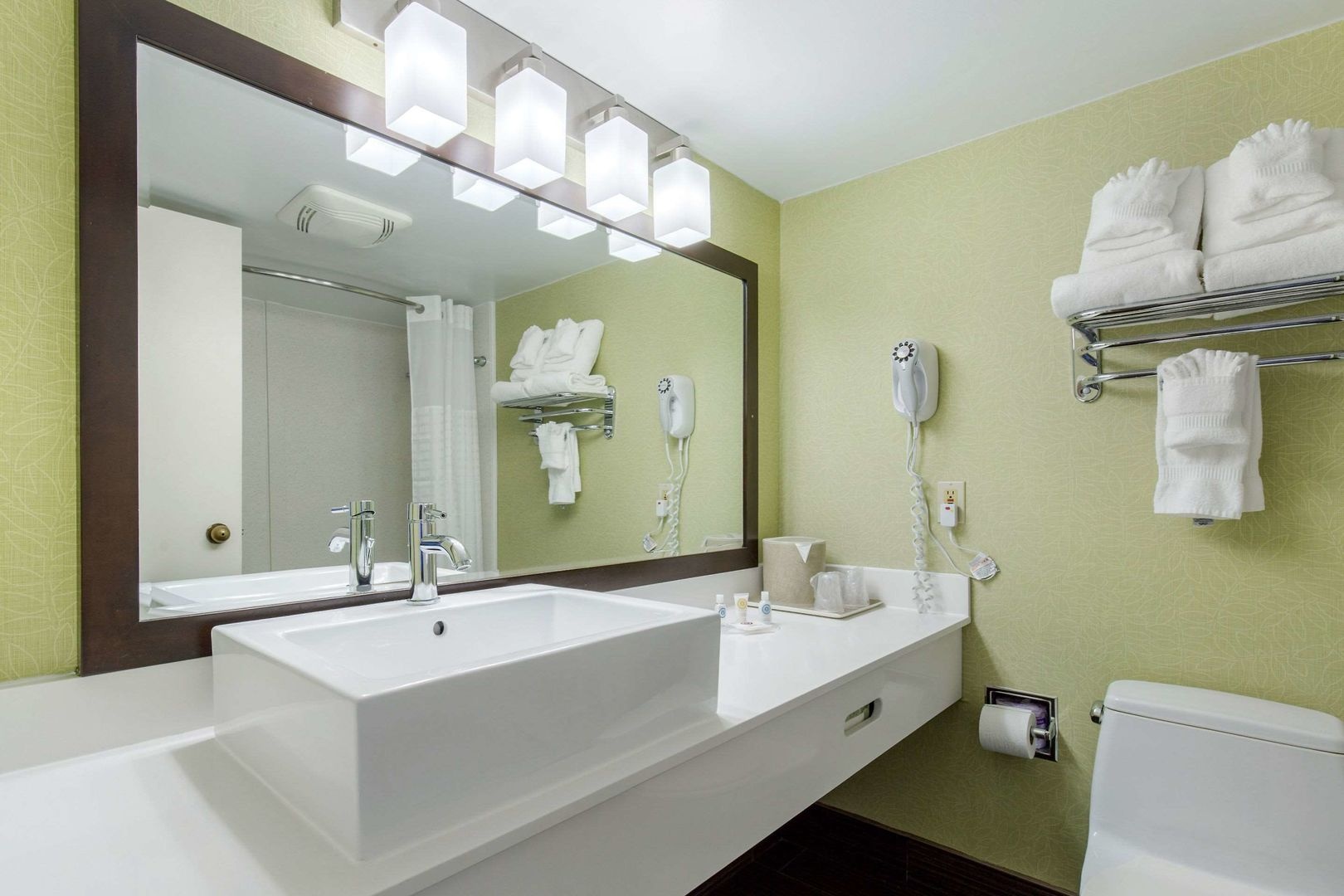 Photo - Coastal Hotel and Suites Virginia Beach Oceanfront