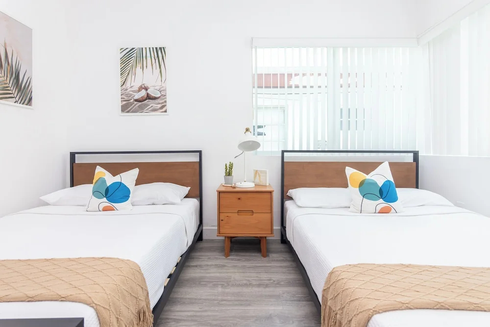 Photo - West Deco
