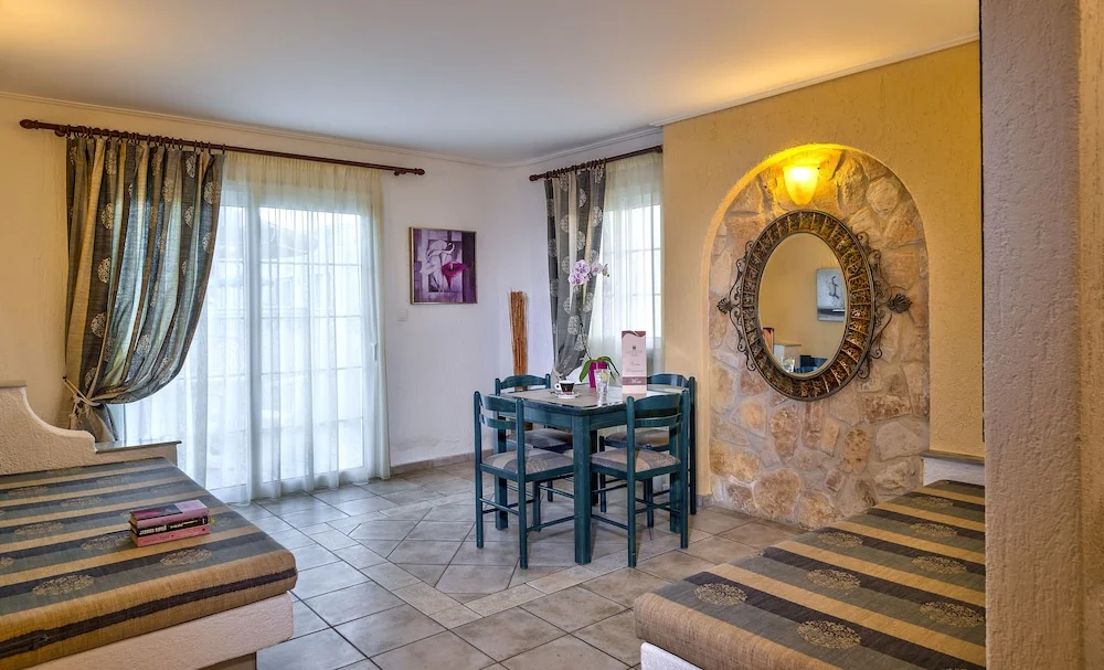 Photo - Castle Suites Hotel