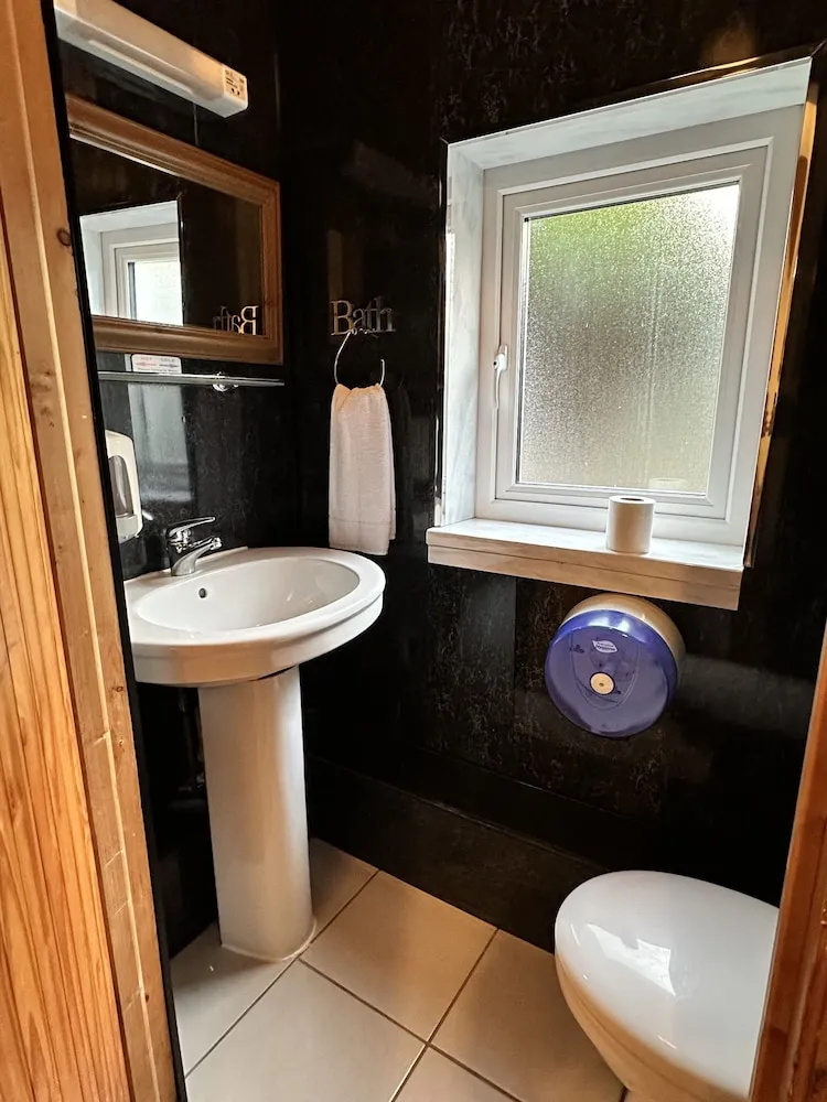 Photo - Malahide Guest Rooms