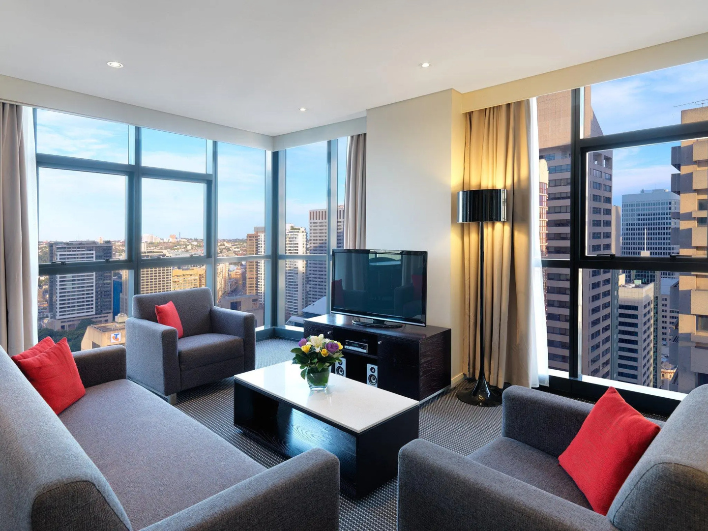 Photo - Meriton Suites Pitt Street, Sydney