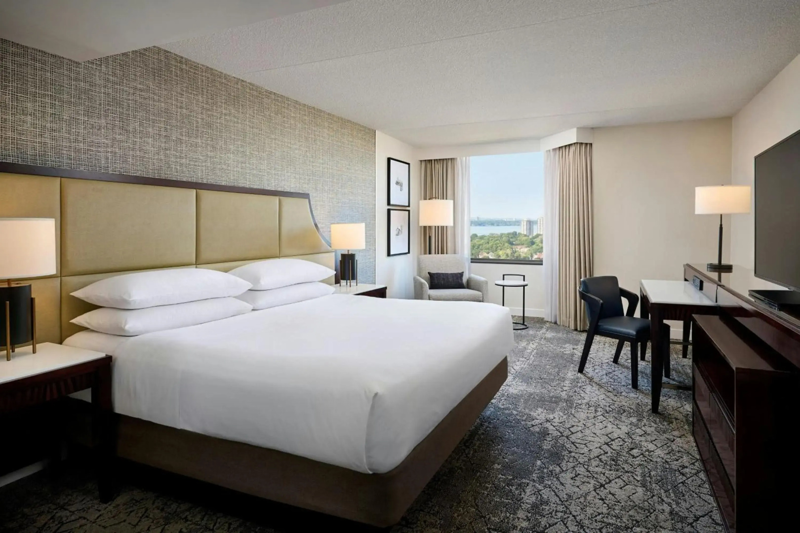 Photo - Sheraton Hamilton Hotel