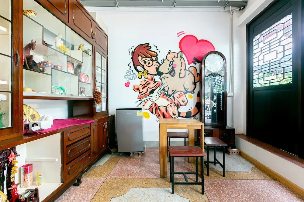 Photo - Taladnoi Paint House