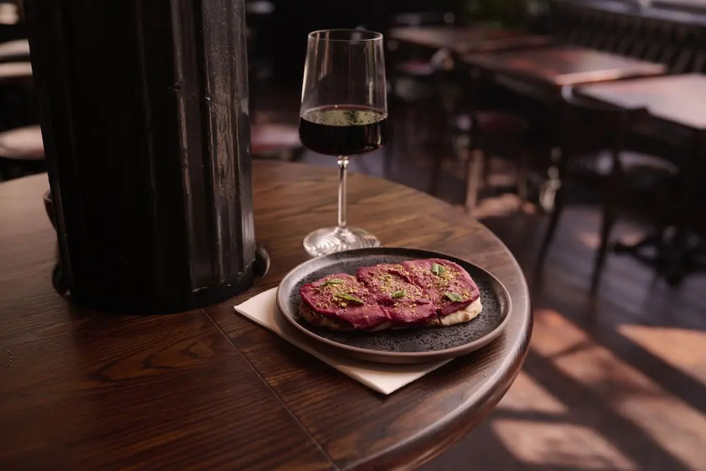 Photo - The Knight Of Nottinghill