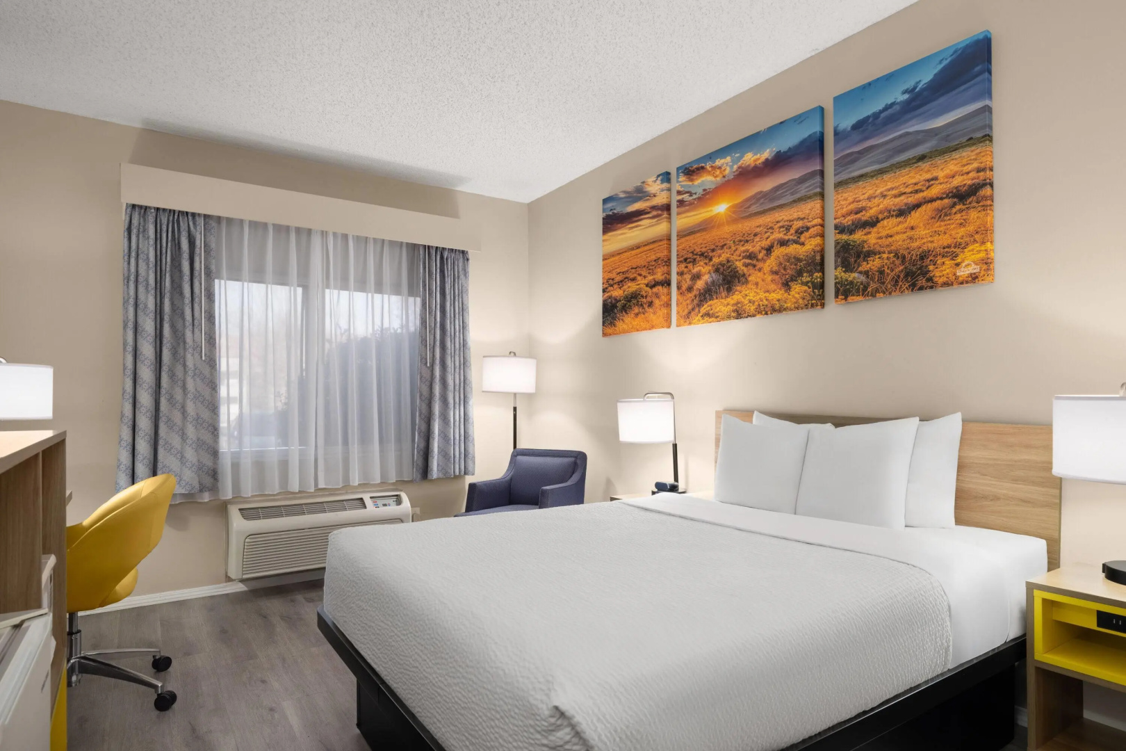 Photo - Days Inn & Suites by Wyndham Airport Albuquerque