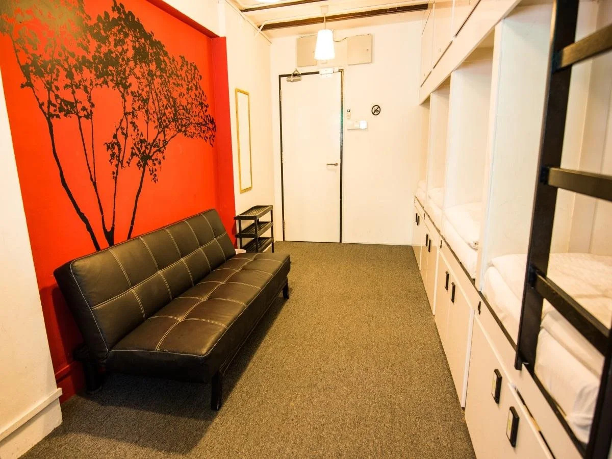 Foto - Wink at Mosque Street