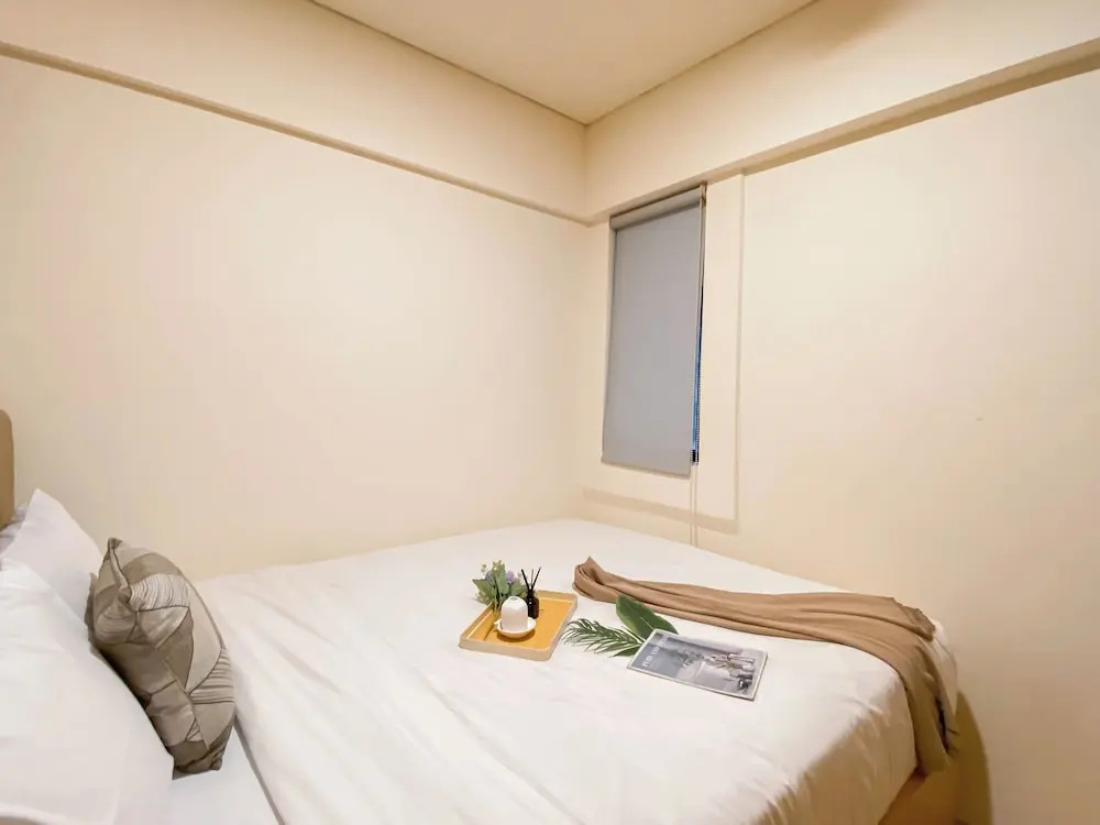 Cozy And Minimalist 1Br With Working Room Meikarta Apartment