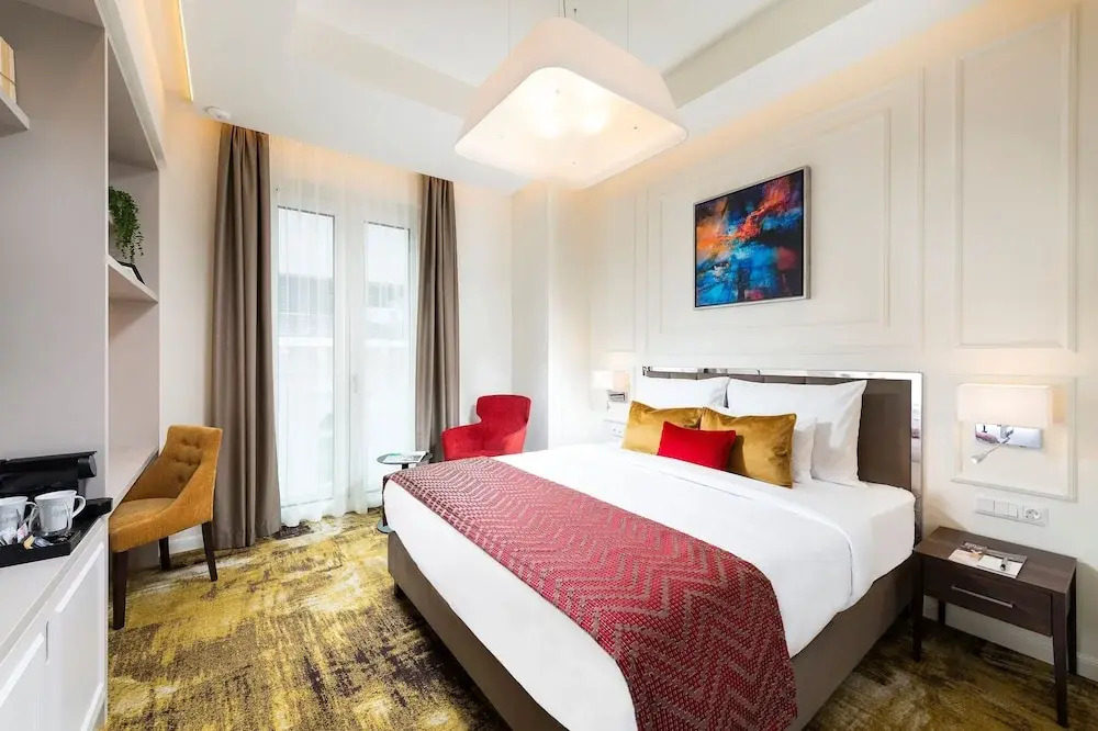 Photo - Three Corners Avenue Hotel