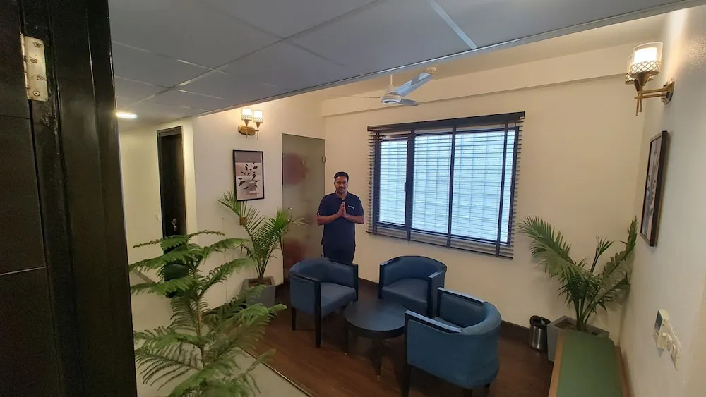 Photo - Saltstayz Select - Nehru Place & New Friends Colony