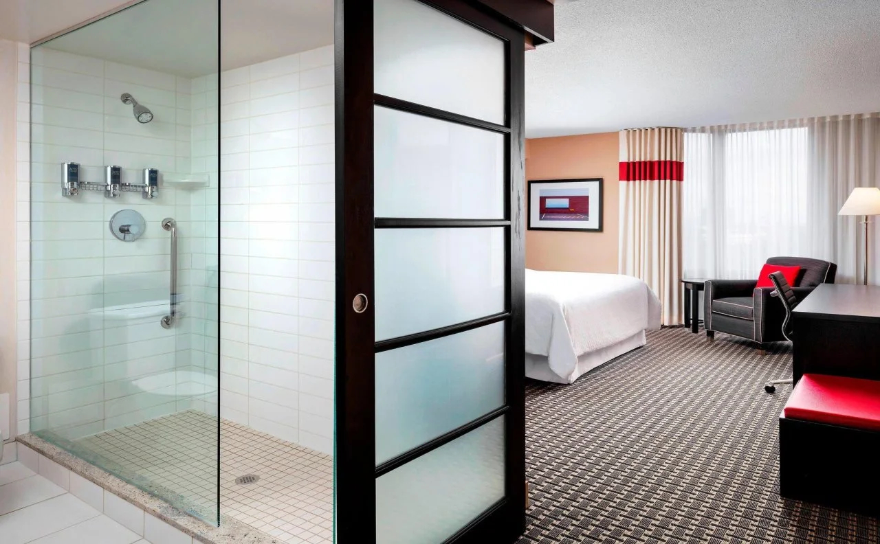 Photo - Four Points by Sheraton Mississauga Meadowvale