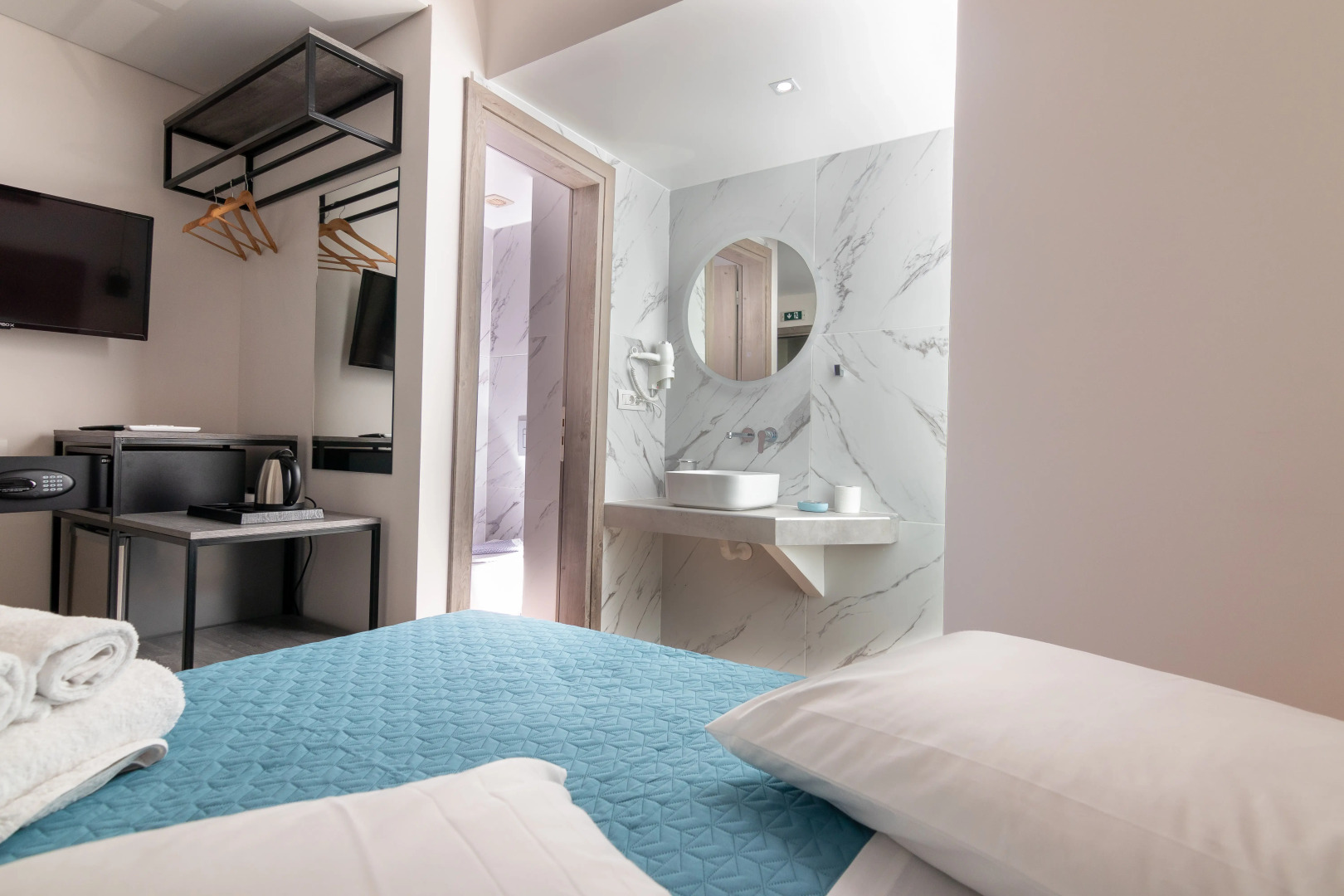 Photo - Dunlin Hotel