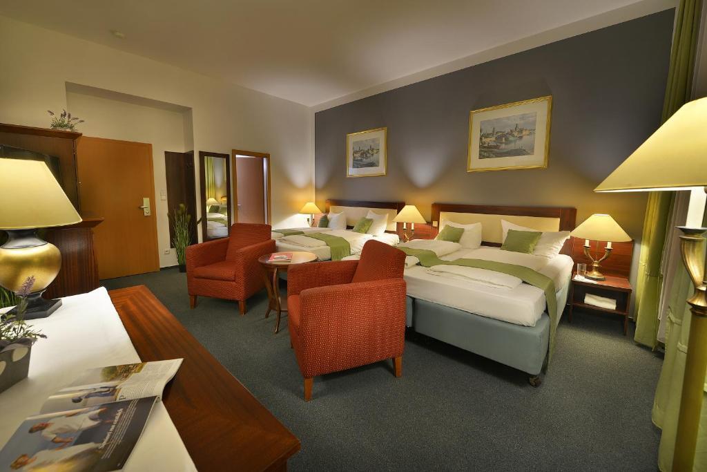 Foto - Prague Season Three Stars