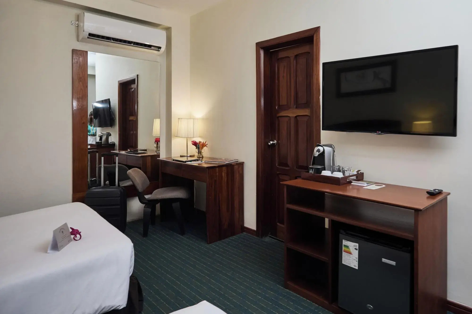 Photo - El Dorado Classic Hotel
