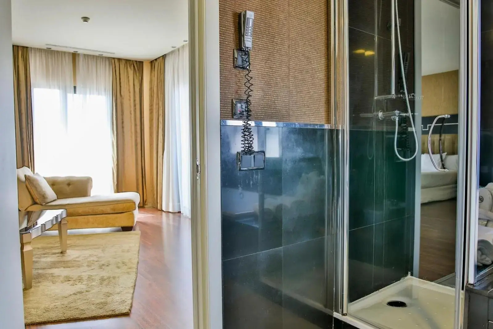 Photo - Hotel 525